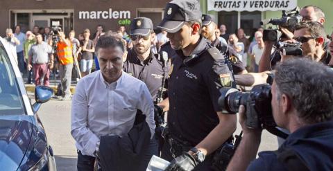 El hasta hoy delegado del Gobierno en la Comunidad Valenciana, Serafín Castellano, a su llegada a los Juzgados de Sagunto. EFE/Manuel Bruque