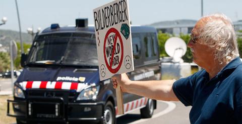 Foto de archivo de una protesta contra el Club Bilderberg. / REUTERS