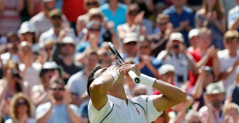 Djokovicm celebra su victoria ante Kohlschreiber. REUTERS/Suzanne Plunkett