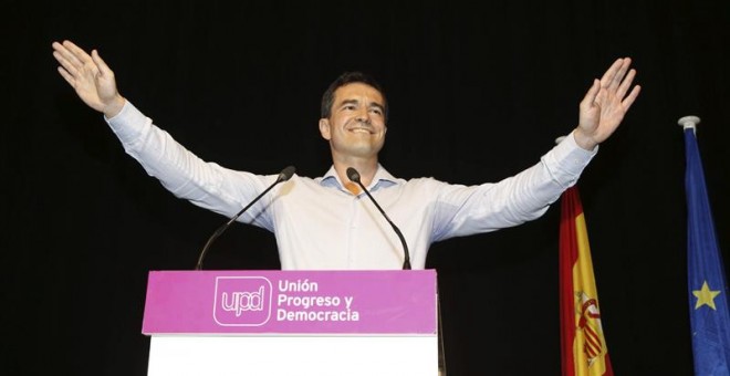 El candidato 'oficialista' Andrés Herzog es el nuevo líder de UPyD tras obtener el 43 por ciento de los votos de los militantes del partido en el congreso extraordinario celebrado hoy. EFE/Alberto Martin