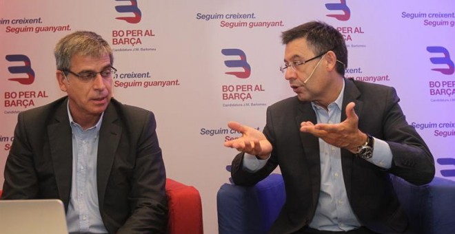 El expresidente del Barcelona, Josep Maria Bartomeu, ayer junto a Jordi Mestre. /EFE