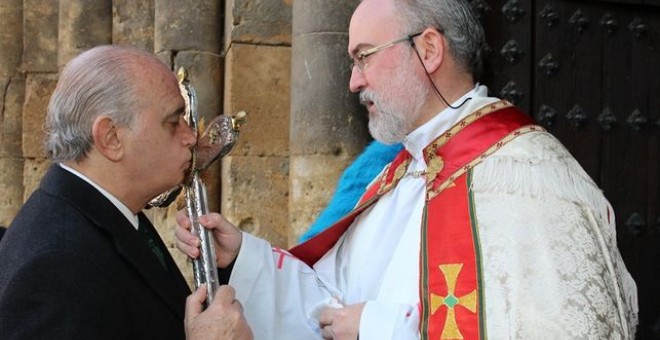 Fernández Díaz, durante un acto religioso al que acudió el año pasado en Navarra. MINISTERIO DEL INTERIOR