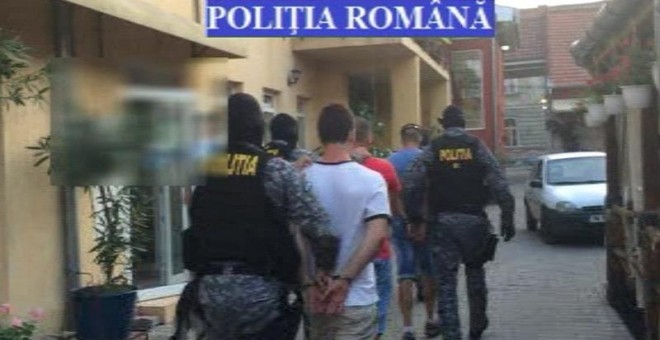 traslado de Sergio Morate y otros dos hombres de nacionalidad rumana, tras su detención en la localidad de Lugos, en la provincia de Timisoara (Rumanía). -EFE