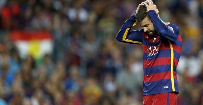 Piqué, durante la vuelta de la Supercopa. EFE/Alejandro García