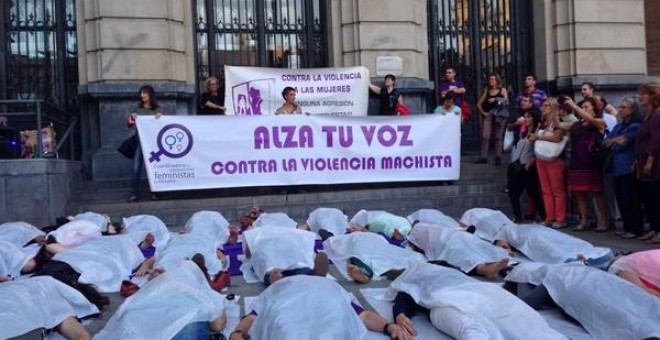 Acto de protesta contra la violencia machista en Zaragoza. Imagen: @COFZgz