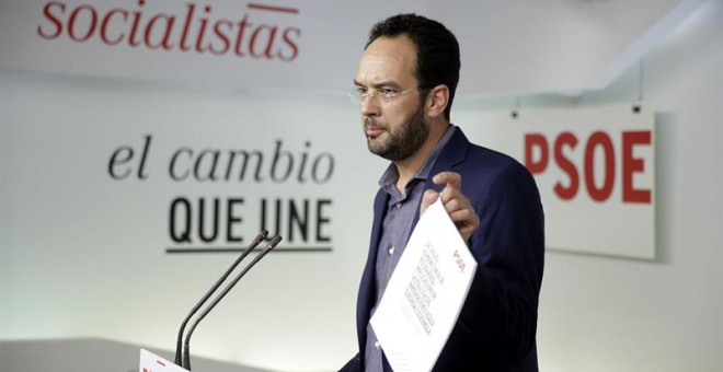 El portavoz del PSOE en el Congreso, Antonio Hernando. / EFE