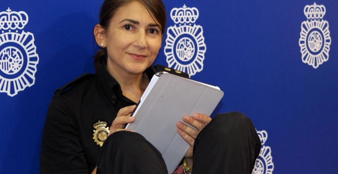 Carolina Gonzálezm nueva responsable de redes sociales de la Policía. @policia