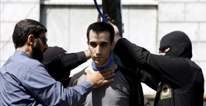 Imagen de la preparación de una ejecución pública en Irán. EFE