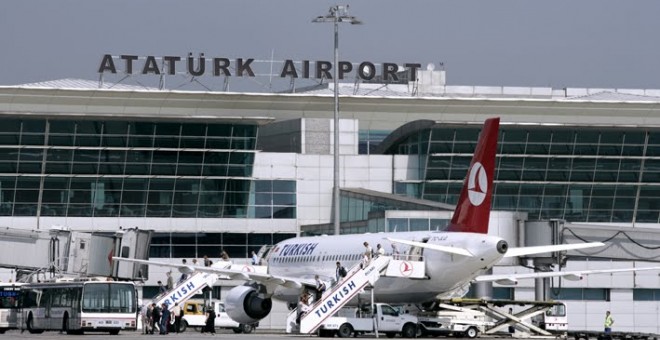 Fachada del aeropuerto internacional de Estambul, Ataturk