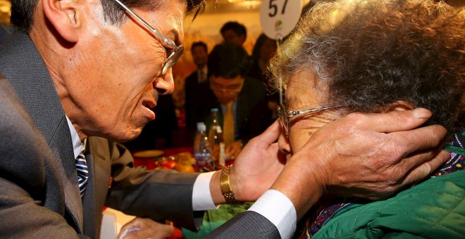 Familias divididas desde el final de la guerra de Corea se reencuentran este fin de semana gracias a la ONU.- REUTERS
