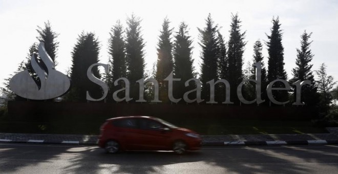 Entrada de la sede corporativa del Banco Santander en Boadilla del Monte (Madrid). REUTERS