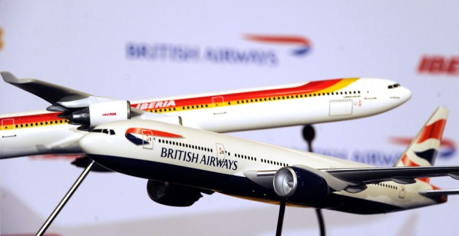 Iberia y British Airways son las principales aerolineas del grupo IAG. AFP