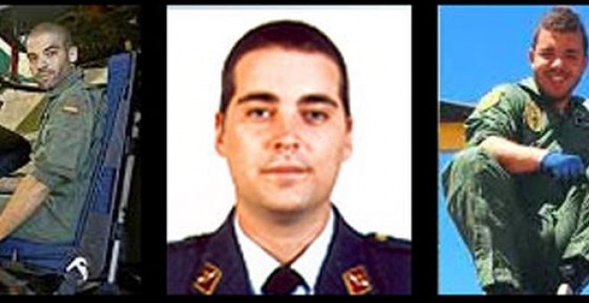 El capitán José Morales Rodríguez, de 36 años; el teniente Saúl López Quesada, de 26 años; y el sargento Jhonander Josué Ojeda Alemán, de 27; los tres compañeros del Ejército del Aire fallecidos en acto de servicio en el accidente del helicóptero Superpum