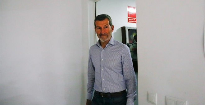 El exjefe del Estado Mayor de la Defensa (Jemad) José Julio Rodríguez, en su primera comparecencia de prensa como candidato. EFE/ Juanjo Martín