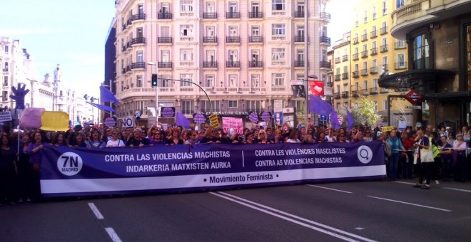 La marcha se detiene en la Gran Vía./ M. B.