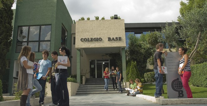 El colegio Base, en el que trabajaba el acusado.