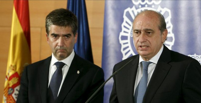 Jorge Fernandez Diaz, El ministro de Interior, junto al Director General de la Policia, Ignacio Cosidó. EFE