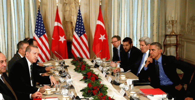 Los presidentes de EEUU y Turquía, durante la reunión bilateral que han mantenido en París. REUTERS