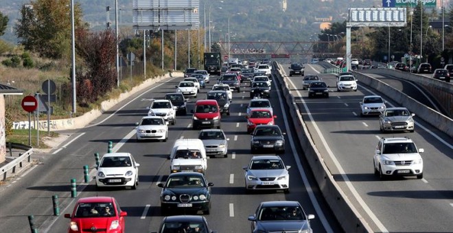 Veintitrés muertos en las carreteras en el puente de la Constitución. /EFE