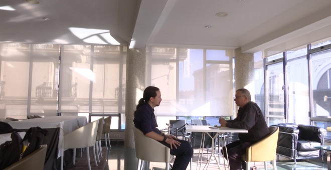 Pablo Iglesias durante un momento de la entrevista con Público. /PÚBLICO