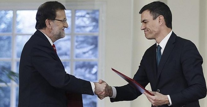 Mariano Rajoy y Pedro Sánchez debatirán este lunes a partir de las 22 horas.- EFE