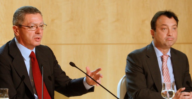 Alberto Ruiz Gallardón y Manuel Cobo en el Ayuntamiento de Madrid. -  EFE
