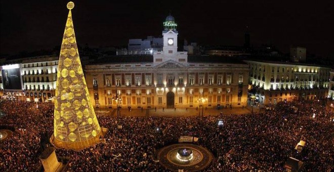 El Ayuntamiento limita a 25.000 personas el aforo de la Puerta del Sol en Nochevieja./EFE