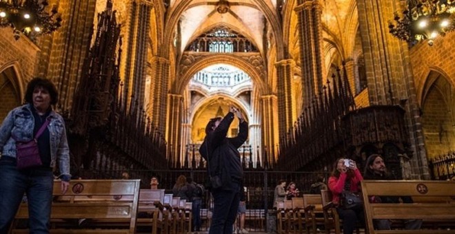 Turistas en catedral española. E.P.