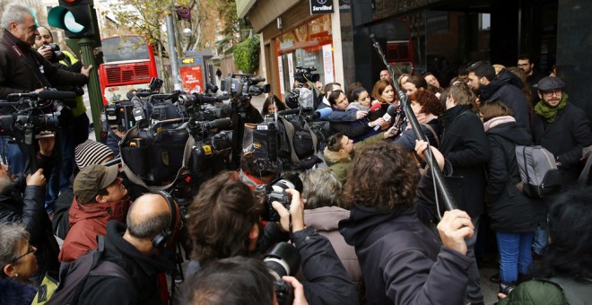El líder de Podemos, Pablo Iglesias, atiende a los medios de comunicación a su llegada al Consejo Ciudadanos de la formación, que se reúne en Madrid para analizar la situación tras las elecciones del 20 de diciembre. EFE/J.P. Gandul