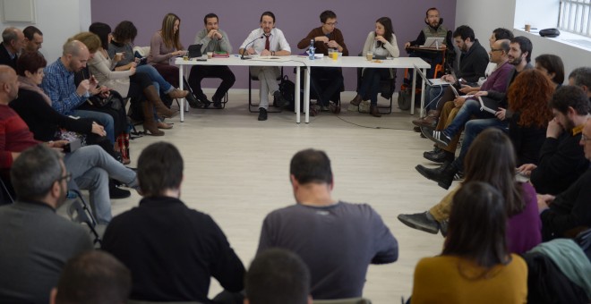 El secretario general de Podemos, Pablo Iglesias, durante su intervención en el Consejo Ciudadano, sobre los resultados del partido en las elecciones del 20-D.