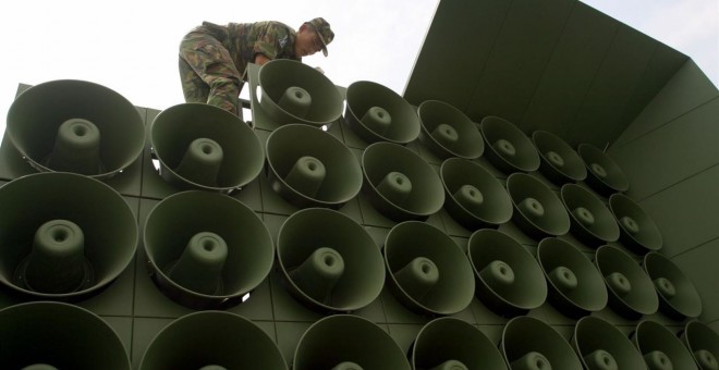 Altavoces en la frontera de Seúl./ EP