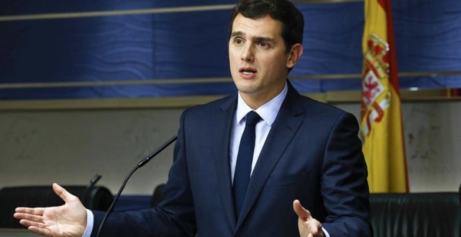 El presidente de Ciudadanos, Albert Rivera, durante la rueda de prensa de ayer en el Congreso./EFE