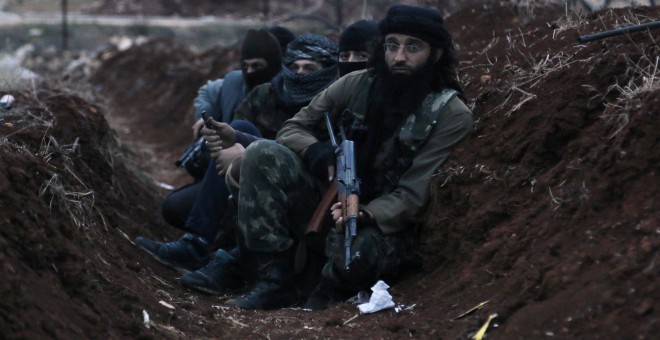 Combatientes de Jabhat al-Nusra, en Aleppo. REUTERS/HOSAM KATAN