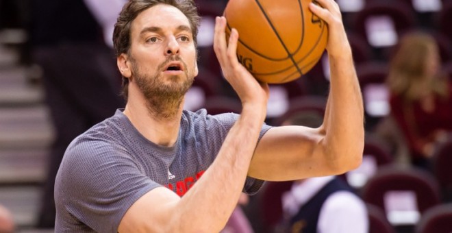 Pau Gasol durante el calentamiento de un partido de esta temporada con los Chicago Bulls. - AFP