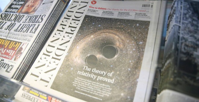 Ejemplares de 'The Independent' en un quiosco de Londres. REUTERS/Neil Hall