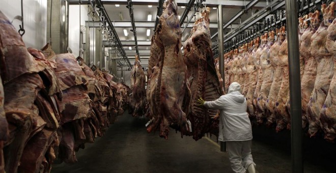 Una planta de despiece de carne de ternera. /REUTERS