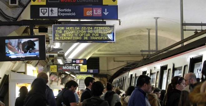 Panel informativo del Metro de Barcelona