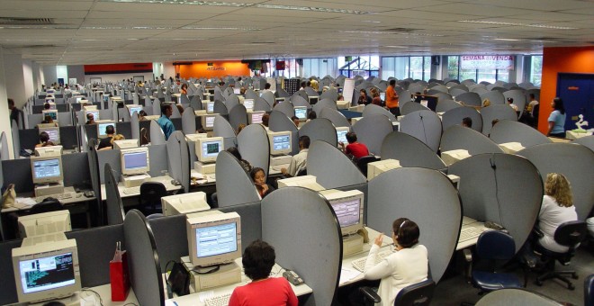 Foto de archivo de un 'call center' (centro de atención al cliente) ubicado en el Estado español.
