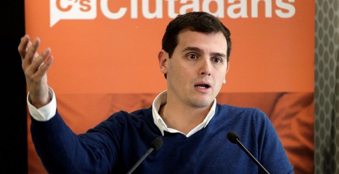 El líder de Ciudadanos, Albert Rivera, durante su intervención ante el Consejo General de su partido para dar cuenta del acuerdo de legislatura con el PSOE para la investidura de Pedro Sánchez, un pacto sobre el que los militantes socialistas se pronuncia