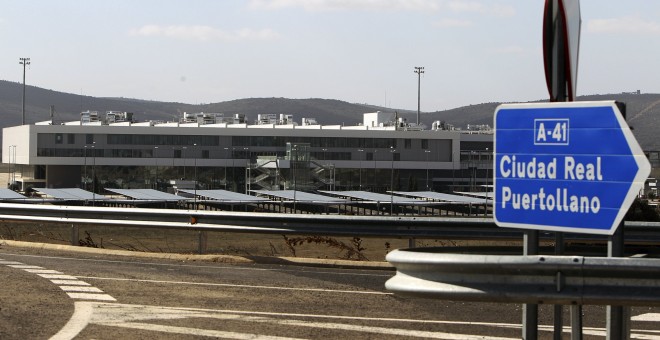 Vista del aeropuerto de Ciudad Real, para el que el juzgado de Primera instancia e instrucción nº 4 y de lo Mercantil de Ciudad Real ha aceptado dos nuevas ofertas. EFE/Mariano Cieza Moreno