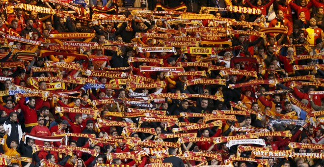 Imagen de la afición del Galatasaray en un partido de su equipo. /REUTERS