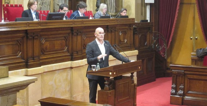 El conseller Raül Romeva, durante su intervención en el Pleno del Parlament. E.P.