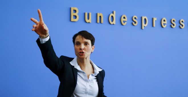 La copresidenta del partido xenófobo Alternativa para Alemania (AfD, según sus siglas en alemán), Frauke Petry. REUTERS/Wolfgang Rattay