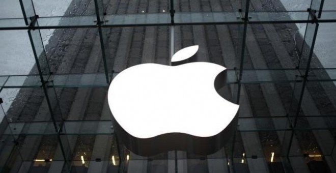 Imagen de la tienda de Apple en la icónica quinta avenida de Nueva York, en diciembre de 2013. REUTERS