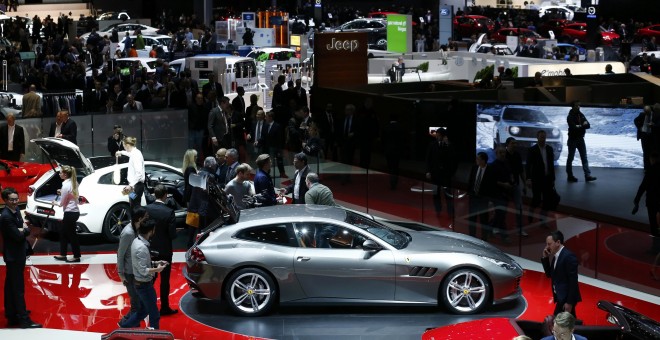 Vista de las últimas novedades exhibidas en el reciente motor show de Ginebra. /REUTERS