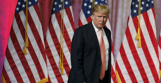 El aspirante republicano a la Presidencia de los EEUU Donald Trump se dirige a dar un discurso tras su victoria en las primarias de Florida, Ohio,  Carolina del Norte, Illinois y Missouri. REUTERS/Joe Skipper