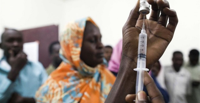 La OMS eleva a 158 los muertos por el brote de fiebre amarilla en Angola./MOHAMED NURELDIN ABDALLAH / REUTERS