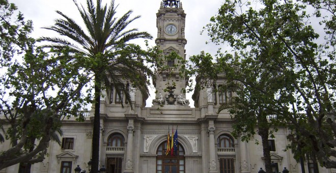 El Ayuntamiento aprueba el cambio de nombre de la ciudad a 'València'