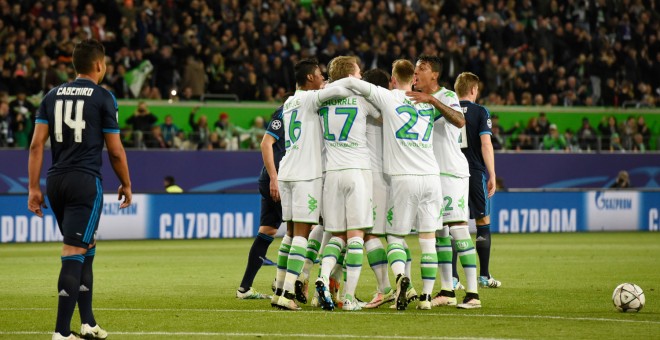 Los jugadores del Wolfsburgo celebran uno de los goles anotados ante el Real Madrid. - REUTERS