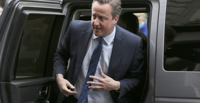 El primer ministro británico, David Cameron, a su llegada al encuentro con activistas conservadores. REUTERS/Neil Hall